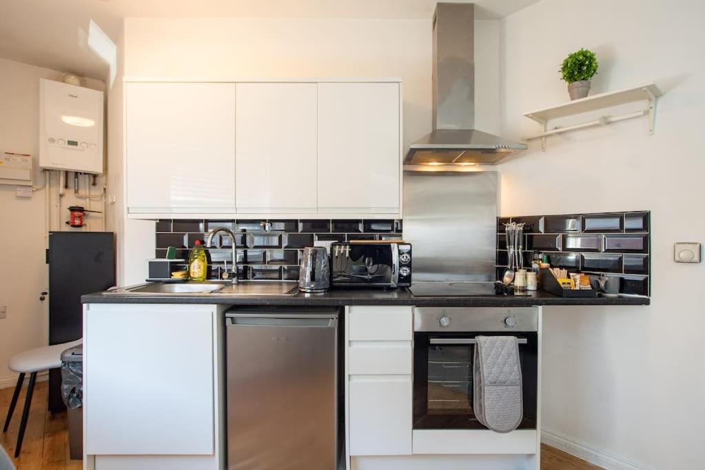 Watford Central Serviced Apartments 2 エクステリア 写真